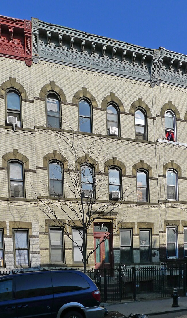 1501 Dekalb Ave in Brooklyn, NY - Foto de edificio - Building Photo