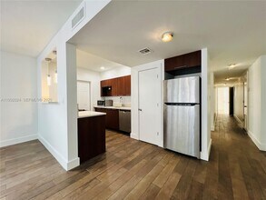 1001 Bay Dr in Miami Beach, FL - Building Photo - Building Photo