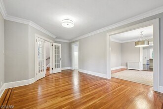 8 Highland Ave in Maplewood, NJ - Building Photo - Building Photo