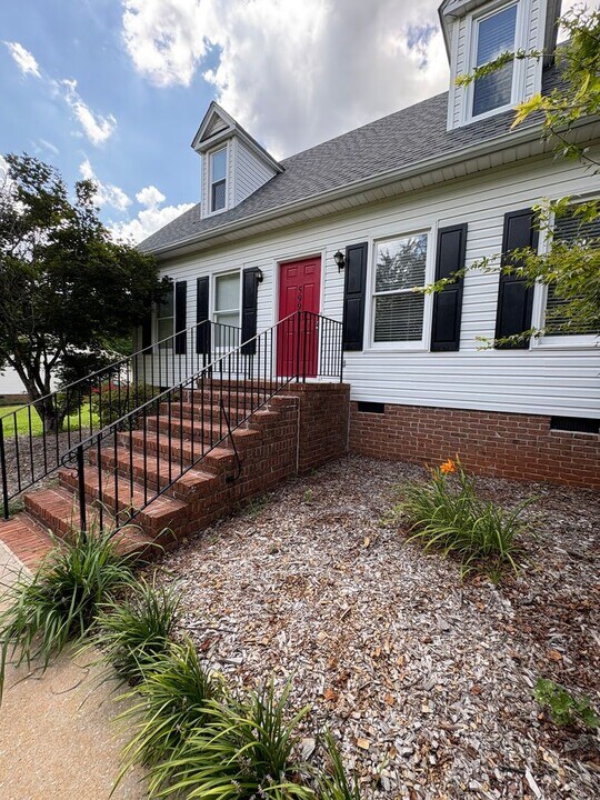 599 Sheriff Mill Rd in Easley, SC - Building Photo
