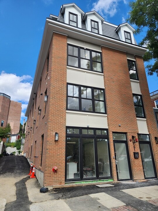 191 Main St, Unit 191 in Boston, MA - Building Photo