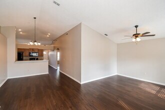 1527 Irishwood Ct, Unit R066 in Middleburg, FL - Foto de edificio - Building Photo