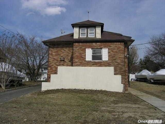 property at 19 6th St