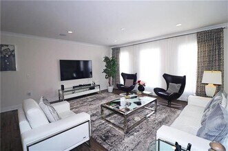860 Stonehill Ln in Atlanta, GA - Building Photo - Building Photo