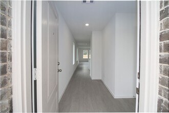 2092 Cedar Way Dr in Conroe, TX - Foto de edificio - Building Photo