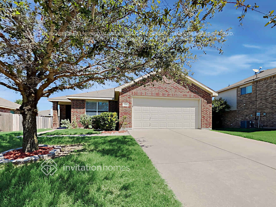 728 Redwing Dr in Saginaw, TX - Building Photo