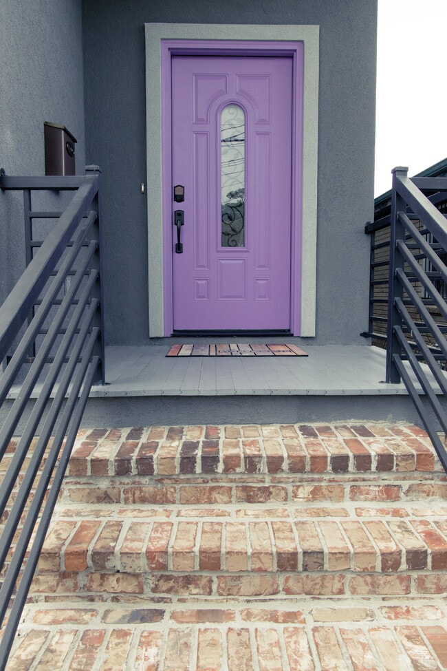 431 Leboeuf St in New Orleans, LA - Building Photo - Building Photo