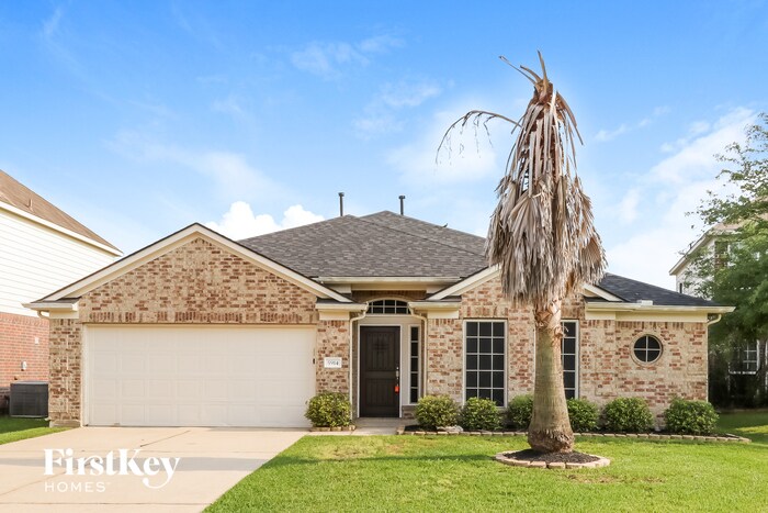5914 Rosemary Circle in Baytown, TX - Building Photo