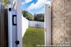 1211 Crooked Arrow in San Antonio, TX - Building Photo - Building Photo