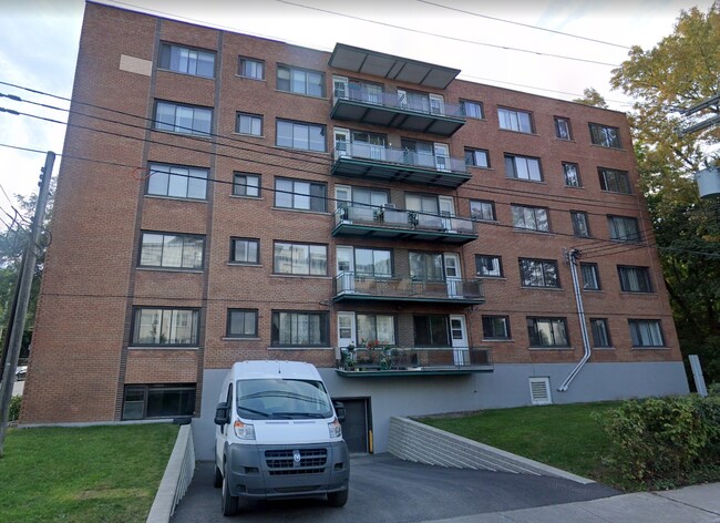 6525 de la Cote-Saint-Luc in Montréal, QC - Building Photo - Building Photo