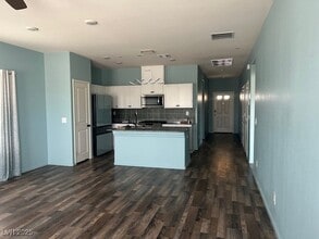 336 Larksong Ave in Whitney, NV - Building Photo - Building Photo