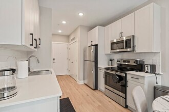 916 N Delaware Ave in Philadelphia, PA - Building Photo - Building Photo