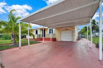 17950 NW 6th Ct in Miami, FL - Building Photo - Building Photo