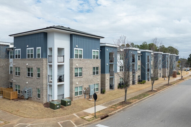 Thrive at South End in Raleigh, NC - Building Photo - Building Photo