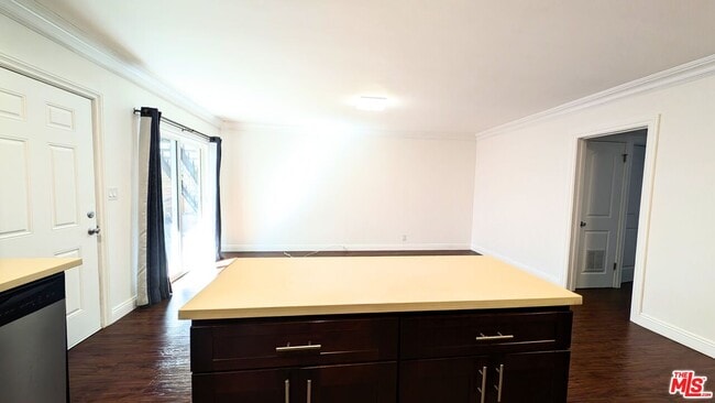 1728 S Robertson Blvd in Los Angeles, CA - Building Photo - Building Photo