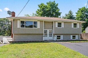 49 Georgia St in East Northport, NY - Building Photo