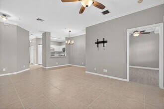 160 Village Blvd in Tequesta, FL - Building Photo - Building Photo
