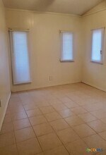 100 Quail Run Rd in Martindale, TX - Building Photo - Building Photo