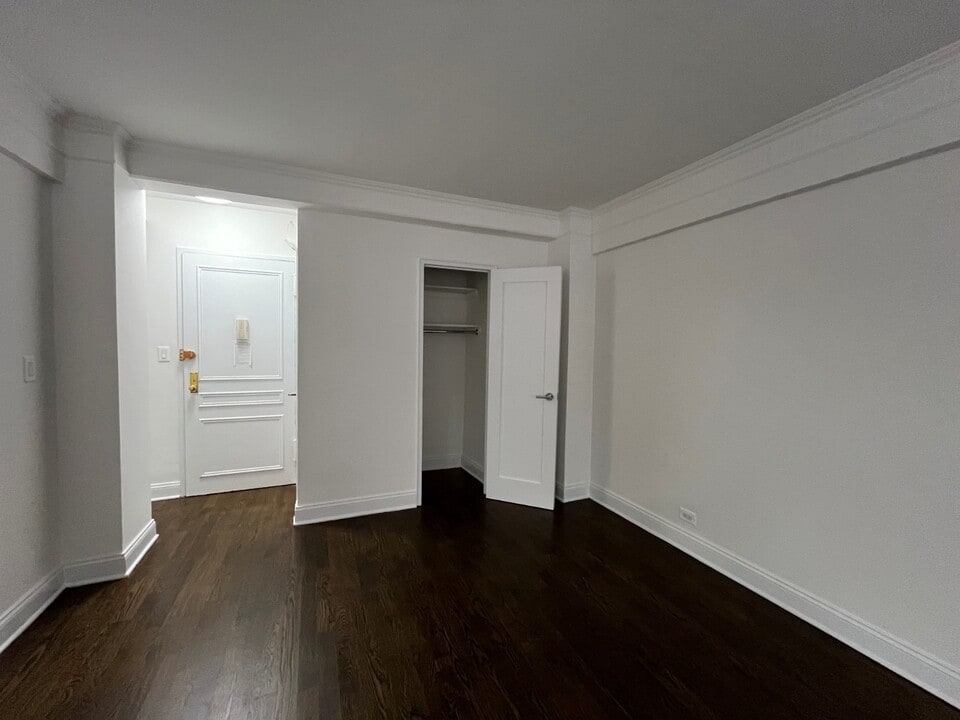 20 Beekman Pl, Unit 5E in New York, NY - Building Photo