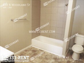 828 N Woodland St in Olathe, KS - Building Photo - Building Photo