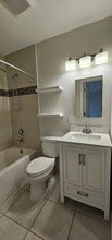 818 Tequesta St, Unit 2 in Fort Lauderdale, FL - Building Photo - Building Photo