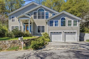 60 Hillside Ln in New Rochelle, NY - Building Photo