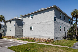 Bayside Villas in Panama City, FL - Building Photo - Building Photo