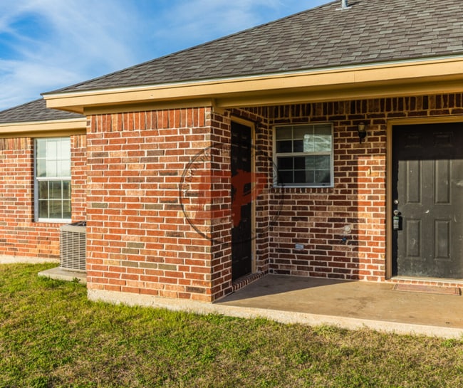 property at 2824 Jerry Mashek Dr