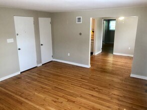 6447 Library Rd in South Park, PA - Building Photo - Building Photo