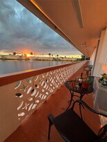 900 SW 10th Terrace in Hallandale Beach, FL - Building Photo