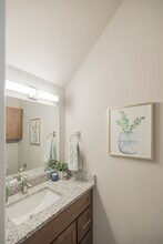 3402 Redbud Ln in Tulsa, OK - Foto de edificio - Building Photo