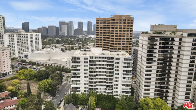 property at 10433 Wilshire Blvd