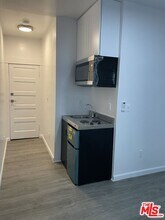 842 S Berendo St in Los Angeles, CA - Building Photo - Building Photo