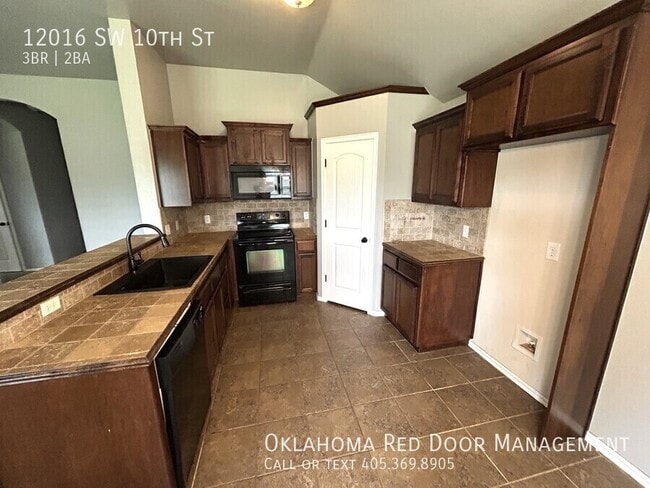 12016 SW 10th St in Yukon, OK - Building Photo - Building Photo
