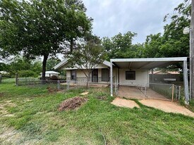316 Alley St in Perrin, TX - Building Photo