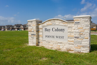 Bay Colony West in League City, TX - Building Photo - Building Photo