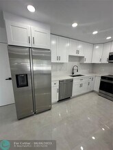 4101 SW 48th Ct in Fort Lauderdale, FL - Foto de edificio - Building Photo