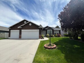 2030 N Springland Pl in Boise, ID - Building Photo - Building Photo