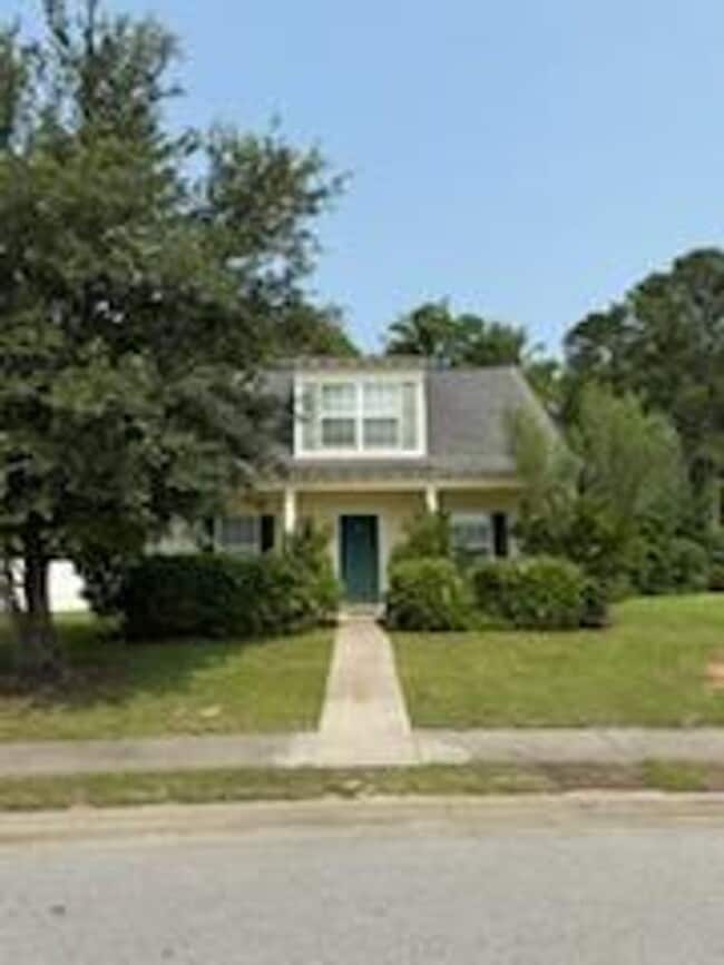 property at 7 Rosa Ln