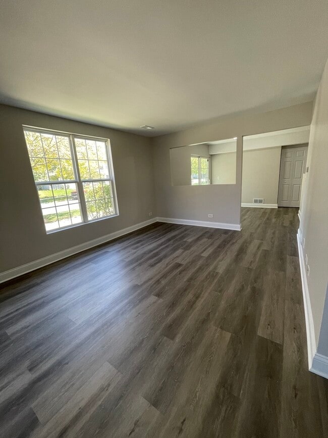 1069 Symphony Dr in Aurora, IL - Building Photo - Building Photo