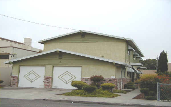 373 Rodeo Ave in Rodeo, CA - Building Photo