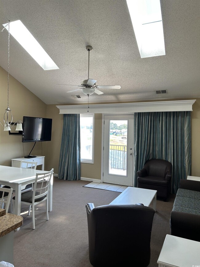 229 Double Eagle Dr in Myrtle Beach, SC - Foto de edificio - Building Photo