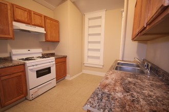224 Garland St in Memphis, TN - Foto de edificio - Interior Photo
