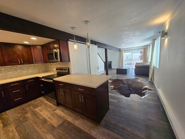 property at 810 Alder Ave