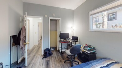 33 Schubert St in Binghamton, NY - Foto de edificio - Building Photo