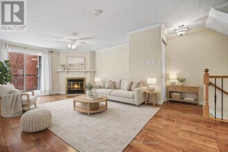 207 Mart Cir in Ottawa, ON - Building Photo - Building Photo