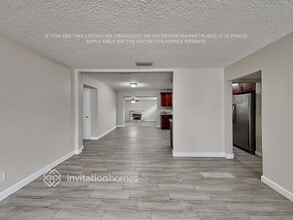 2527 Oak Summit Dr in Jacksonville, FL - Foto de edificio - Building Photo