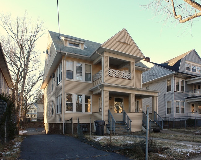 131-133 Edgewood St in Hartford, CT - Foto de edificio - Building Photo