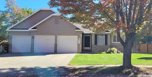 5812 N Toulon Dr in Coeur d'Alene, ID - Building Photo - Building Photo