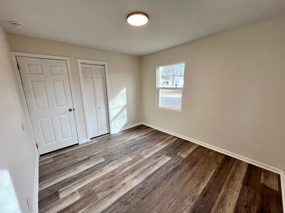1127 E Highland Ave in Malvern, AR - Building Photo